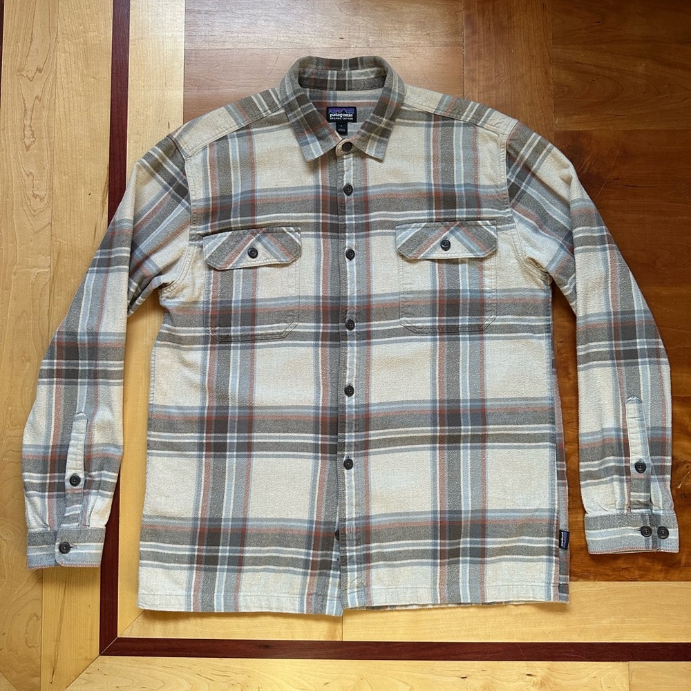 Patagonia Fjord flannel long sleeve button up organic cotton midweight shirt